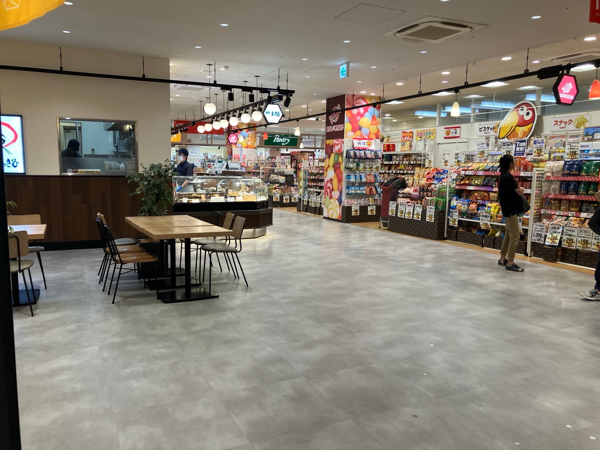 B1Fイートイン 物販、食物販のポップアップストアや販促プロモーションに最適な催事イベントスペース2