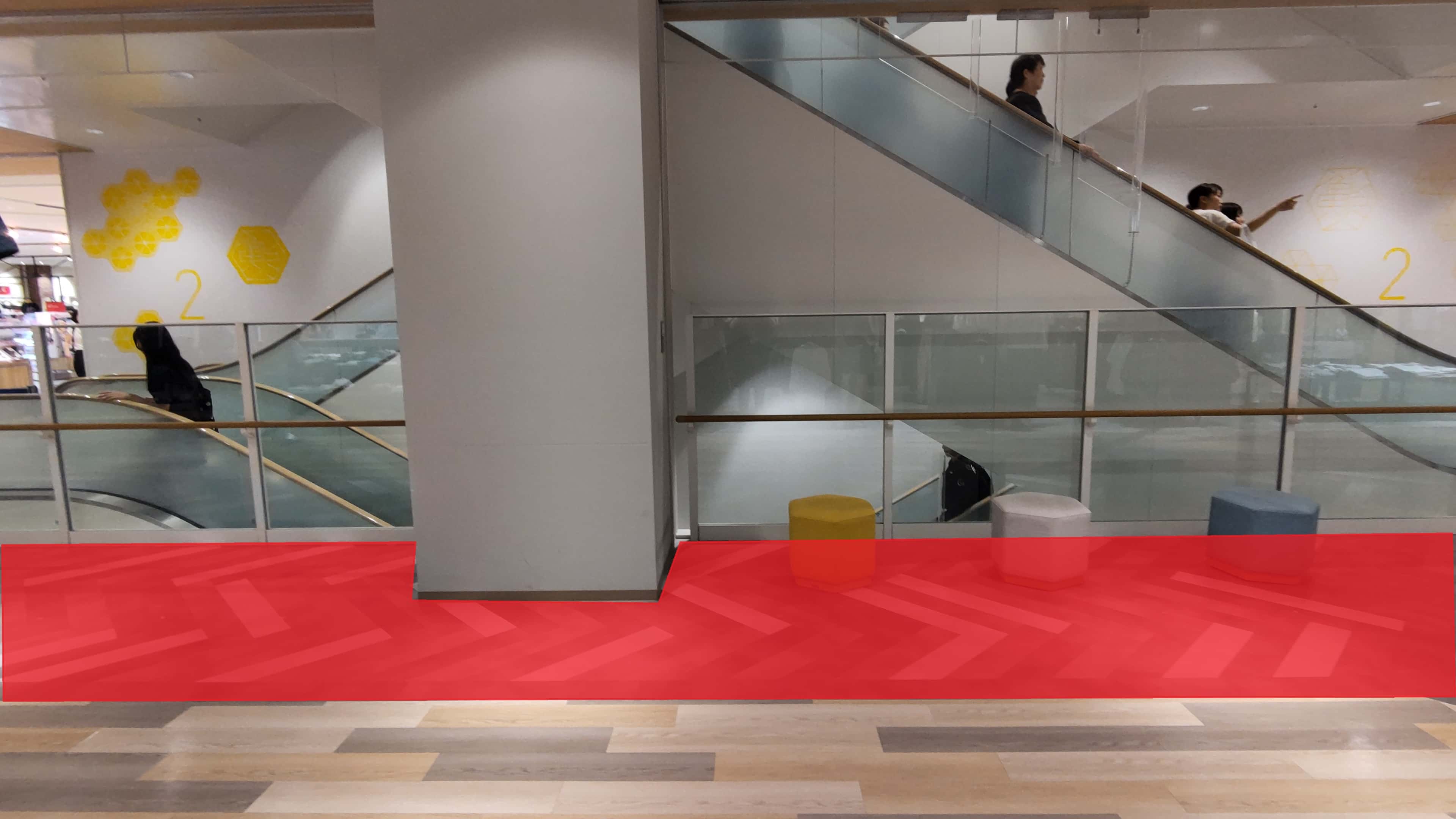 2階エスカレーター横 物販、食物販のポップアップストアや販促プロモーションに最適な催事イベントスペース