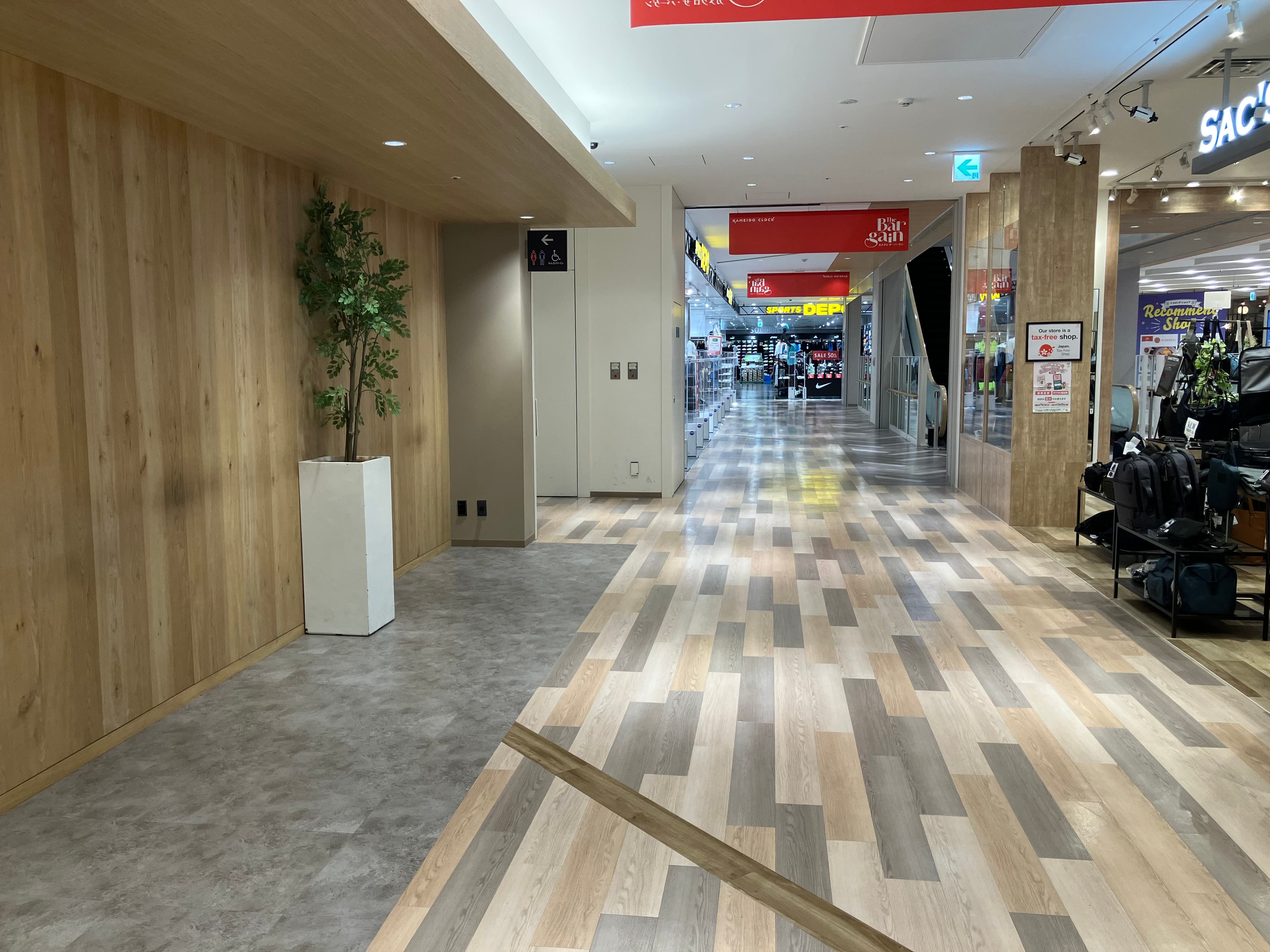 2階共用部 物販、食物販のポップアップストアや販促プロモーションに最適な催事イベントスペース1