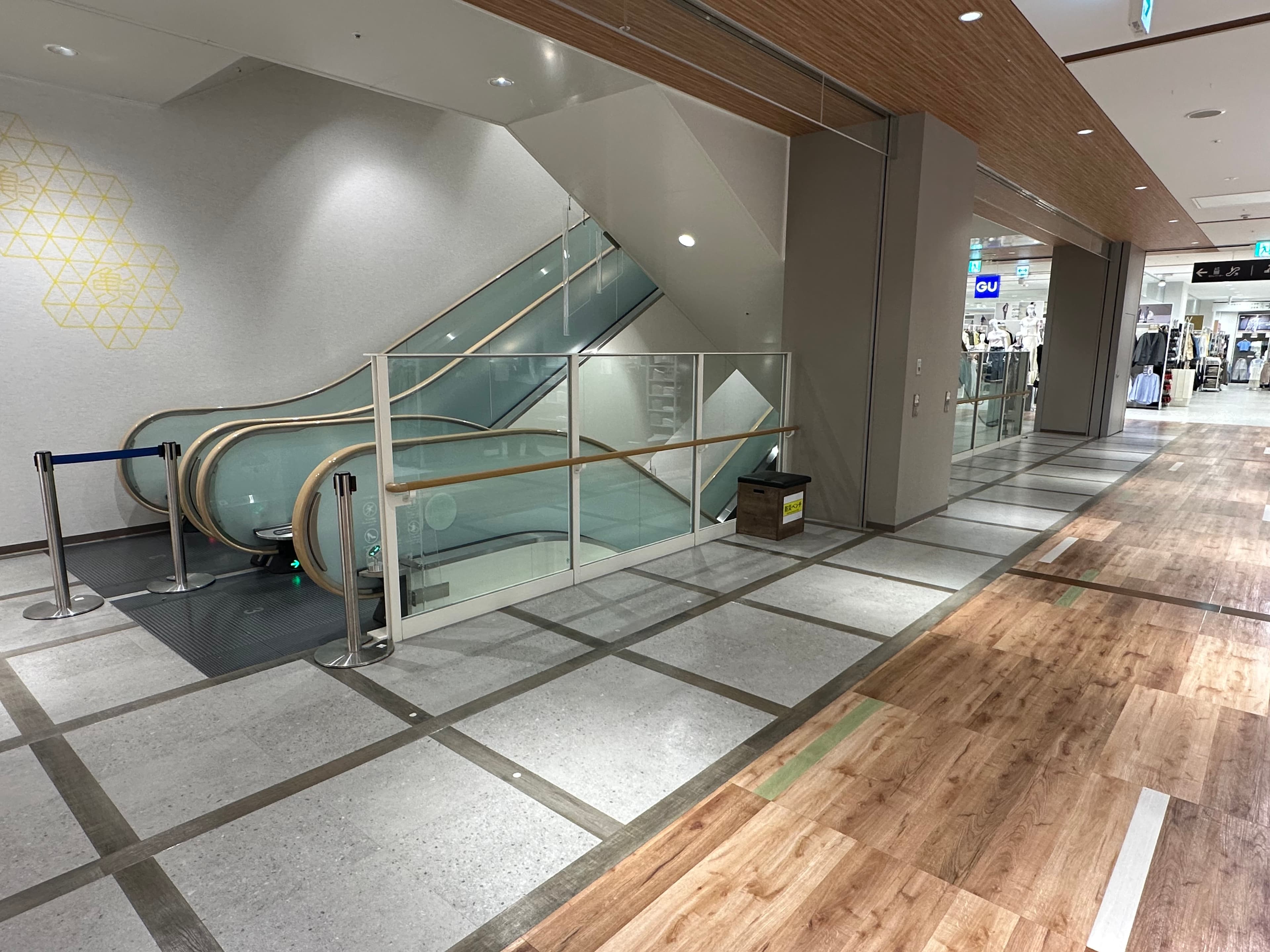 3階エスカレーター横 物販、食物販のポップアップストアや販促プロモーションに最適な催事イベントスペース1