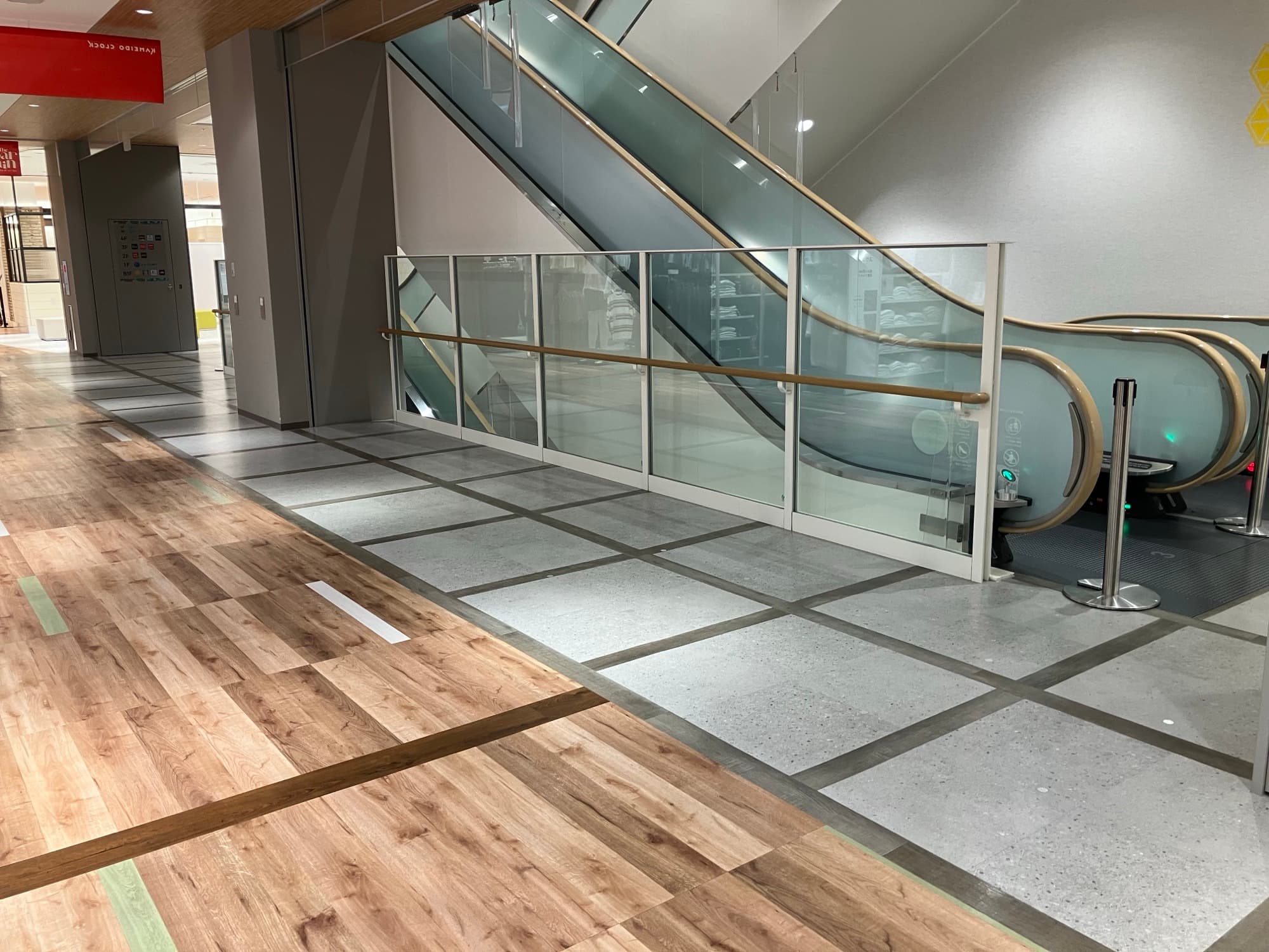 3階エスカレーター横 物販、食物販のポップアップストアや販促プロモーションに最適な催事イベントスペース2