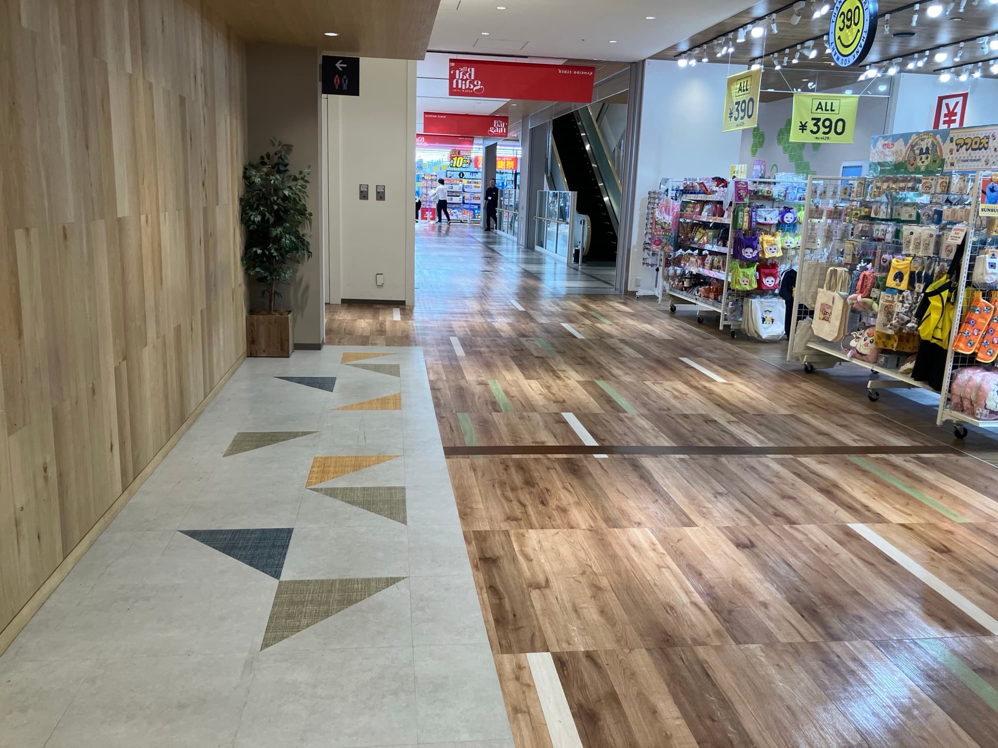 3階共用部 物販、食物販のポップアップストアや販促プロモーションに最適な催事イベントスペース2