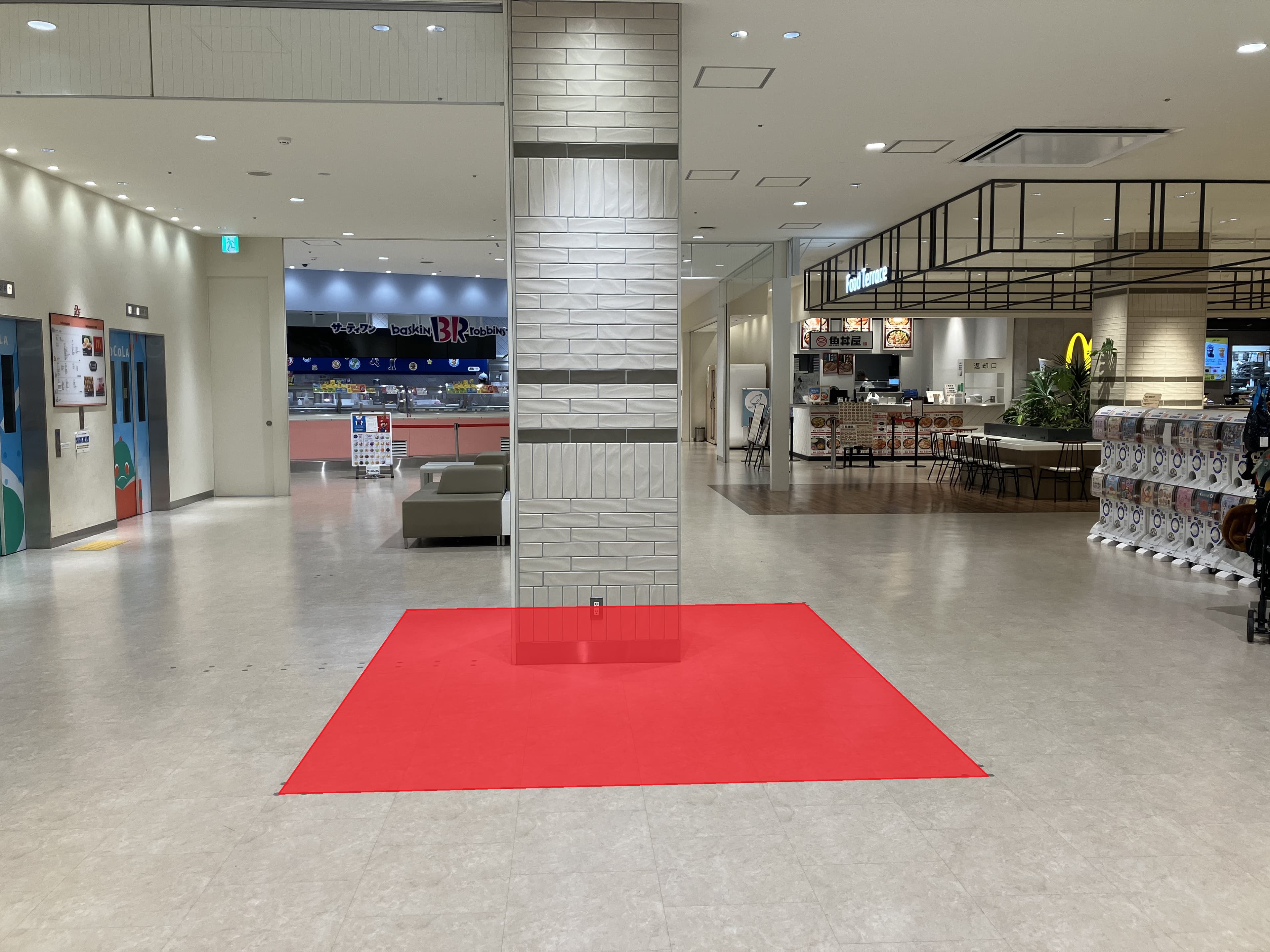 2階エレベーター前 物販、食物販のポップアップストアや販促プロモーションに最適なファミリー向け催事イベントスペース