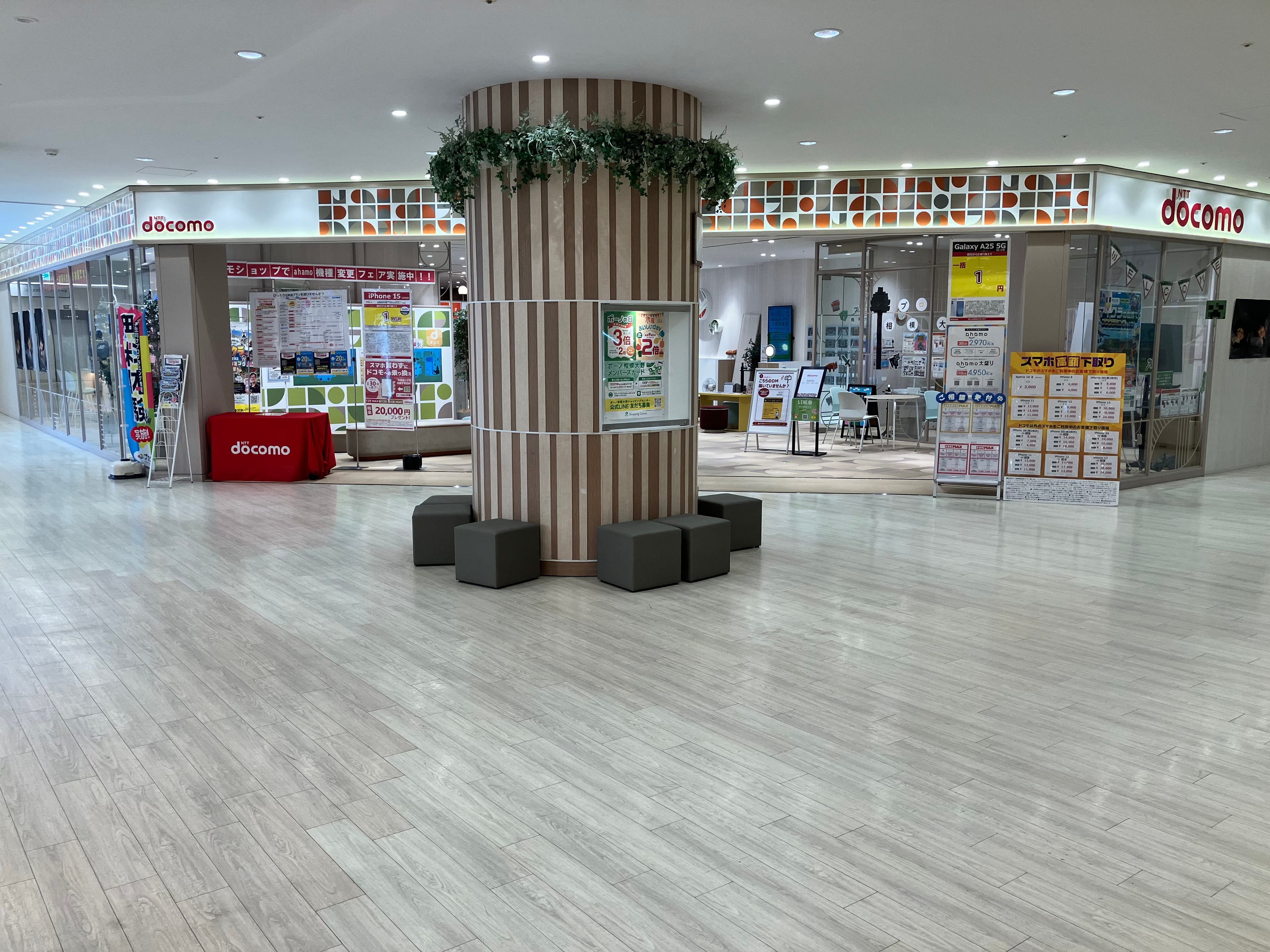 3階ドコモ前 柱周り 物販、食物販のポップアップストアや販促プロモーションに最適な催事イベントスペース1