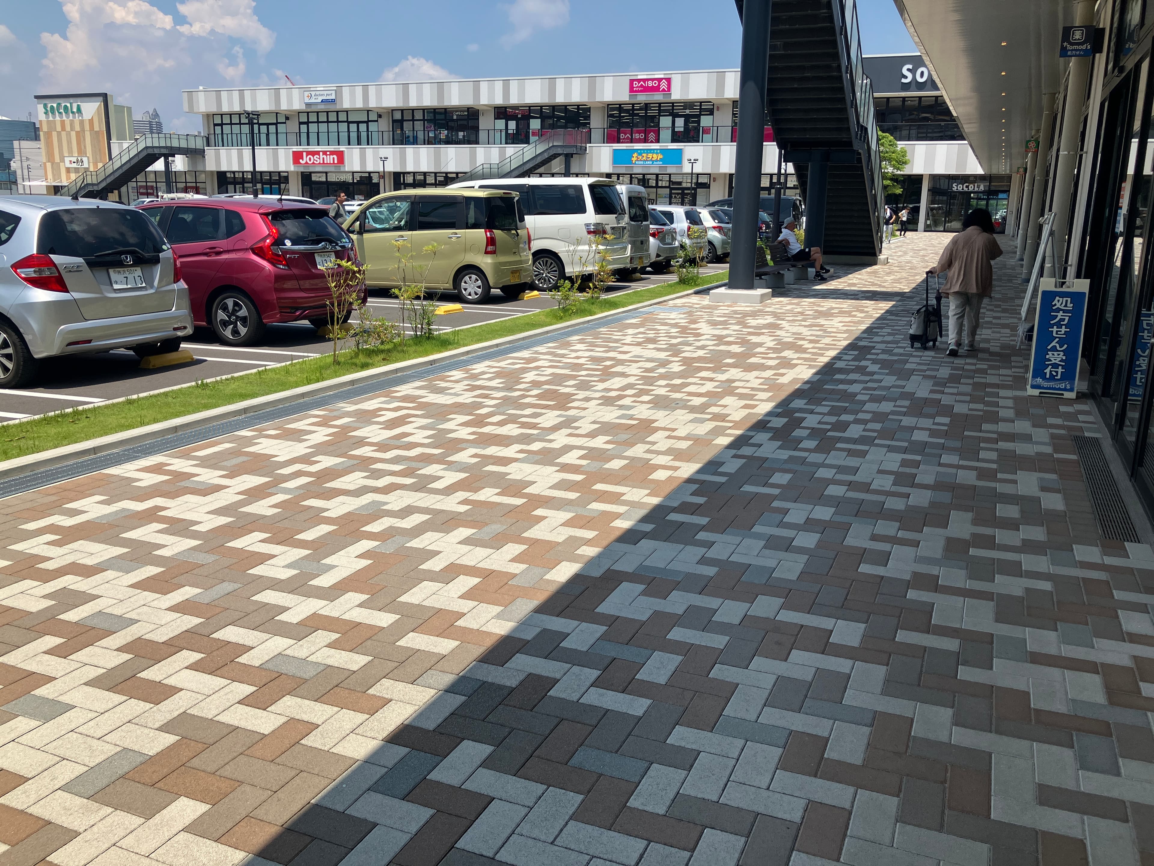 1階屋外(トモズ前) 販促プロモーションに最適な催事イベントスペース2