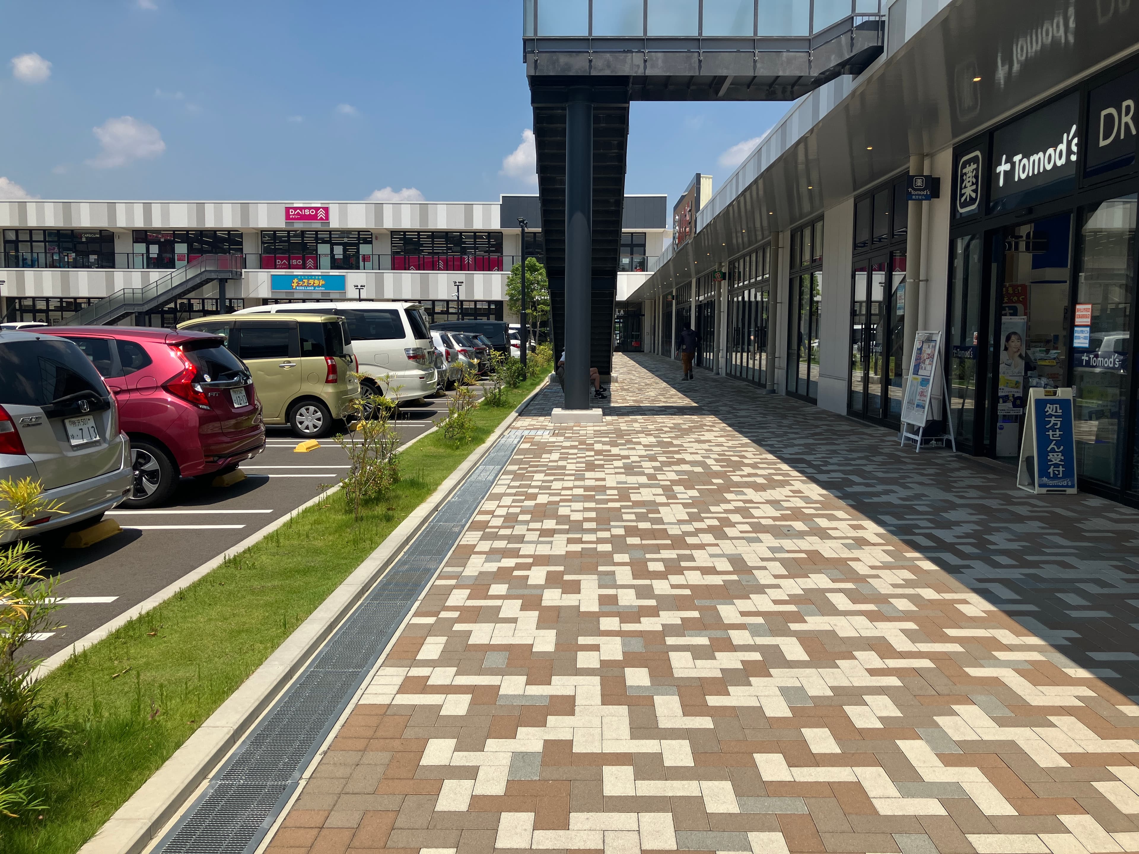 1階屋外(トモズ前) 販促プロモーションに最適な催事イベントスペース1