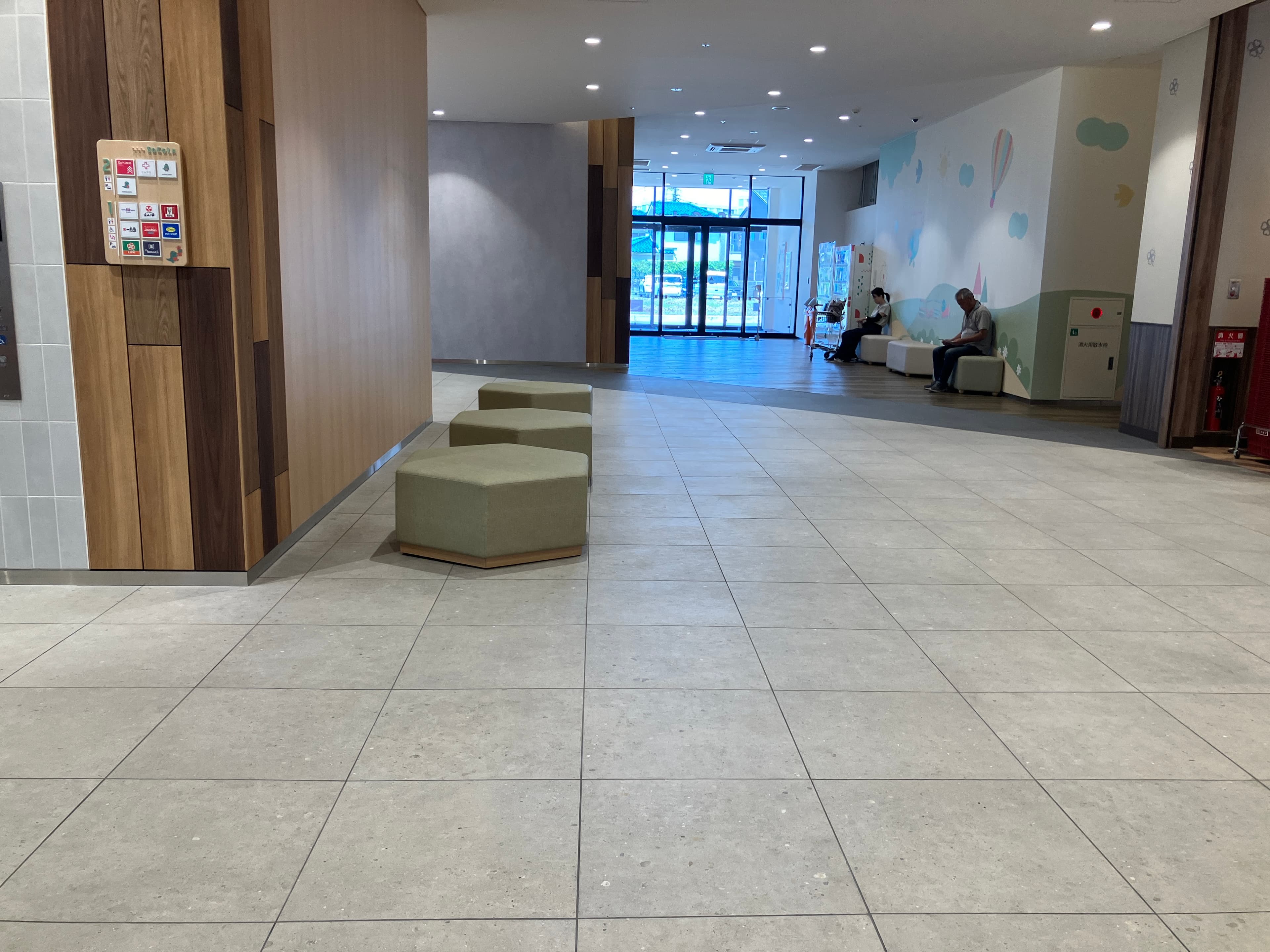 1階エスカレーター下 物販、食物販のポップアップストアや販促プロモーションに最適な催事イベントスペース2