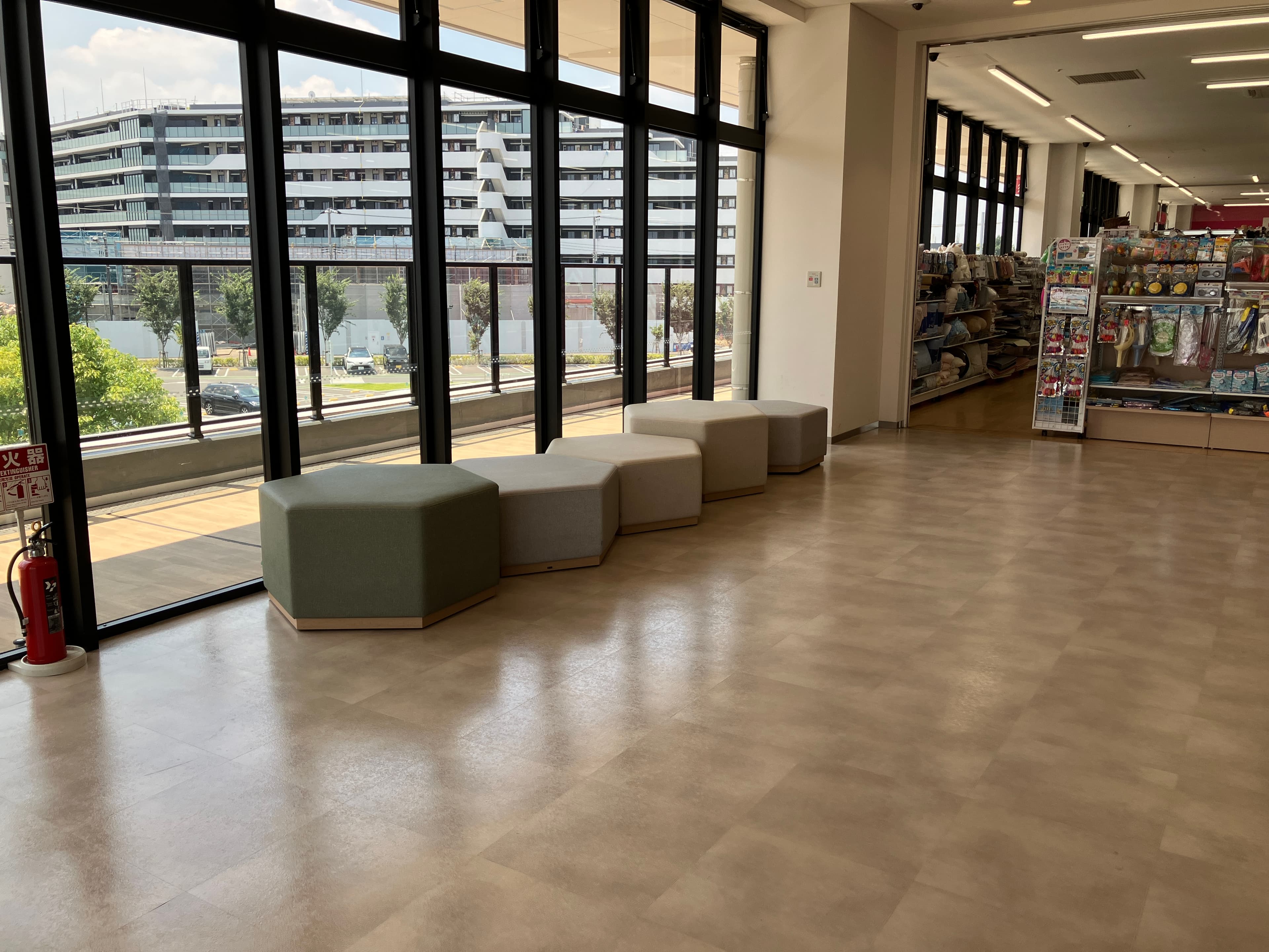 2階ダイソー前 物販、食物販のポップアップストアや販促プロモーションに最適な催事イベントスペース1